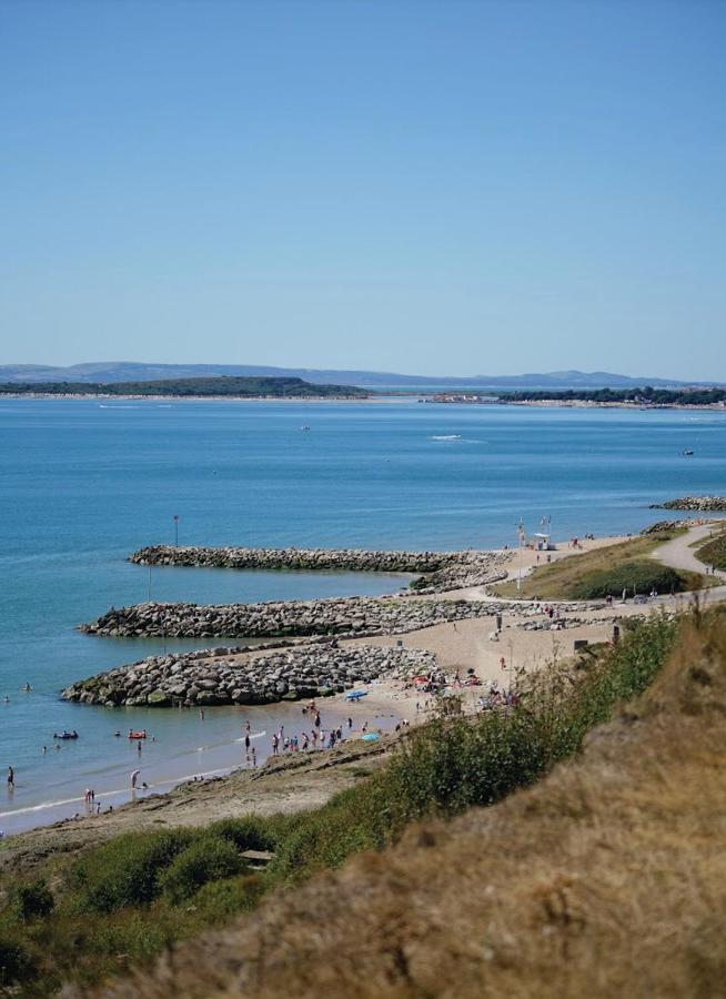 Bertie-By-The-Sea At Hoburne Naish Hotel Highcliffe Kültér fotó