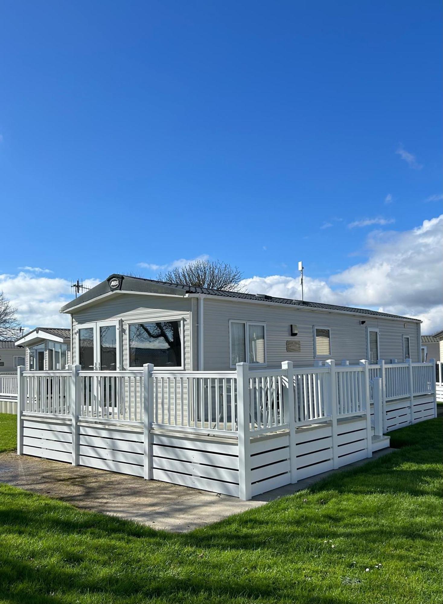 Bertie-By-The-Sea At Hoburne Naish Hotel Highcliffe Kültér fotó